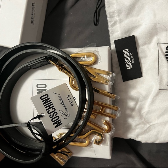 Moschino LOGO-CHARM LEATHER PET LEASH IN BLACK - Picture 5 of 6